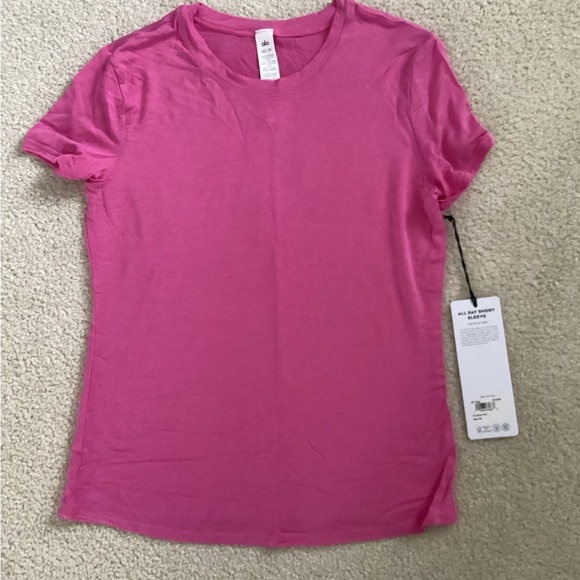 ALO All Day Short Sleeve Tee - Picture 5 of 8